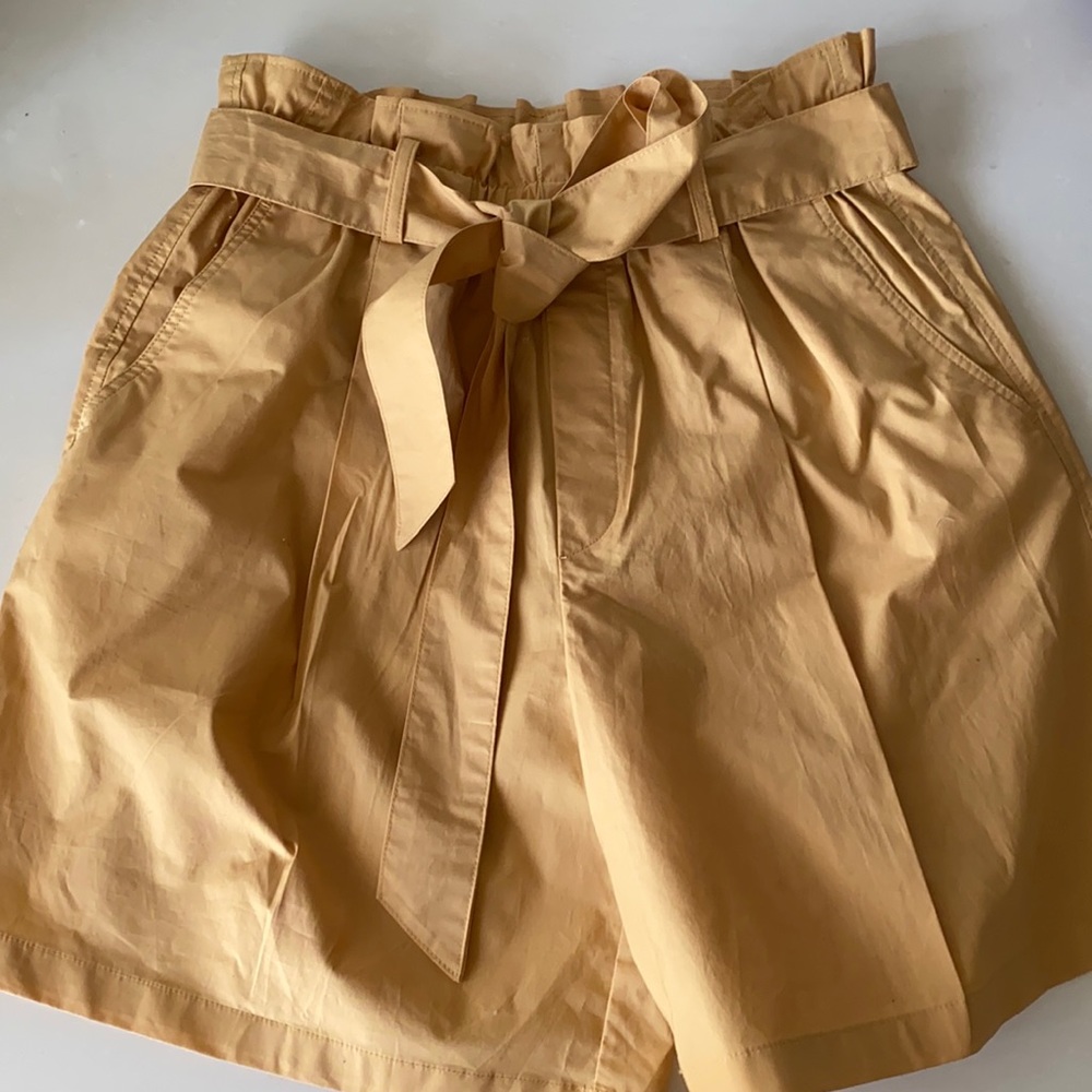 ❤️… Uniqlo Yellow Belted Paperbag Shorts